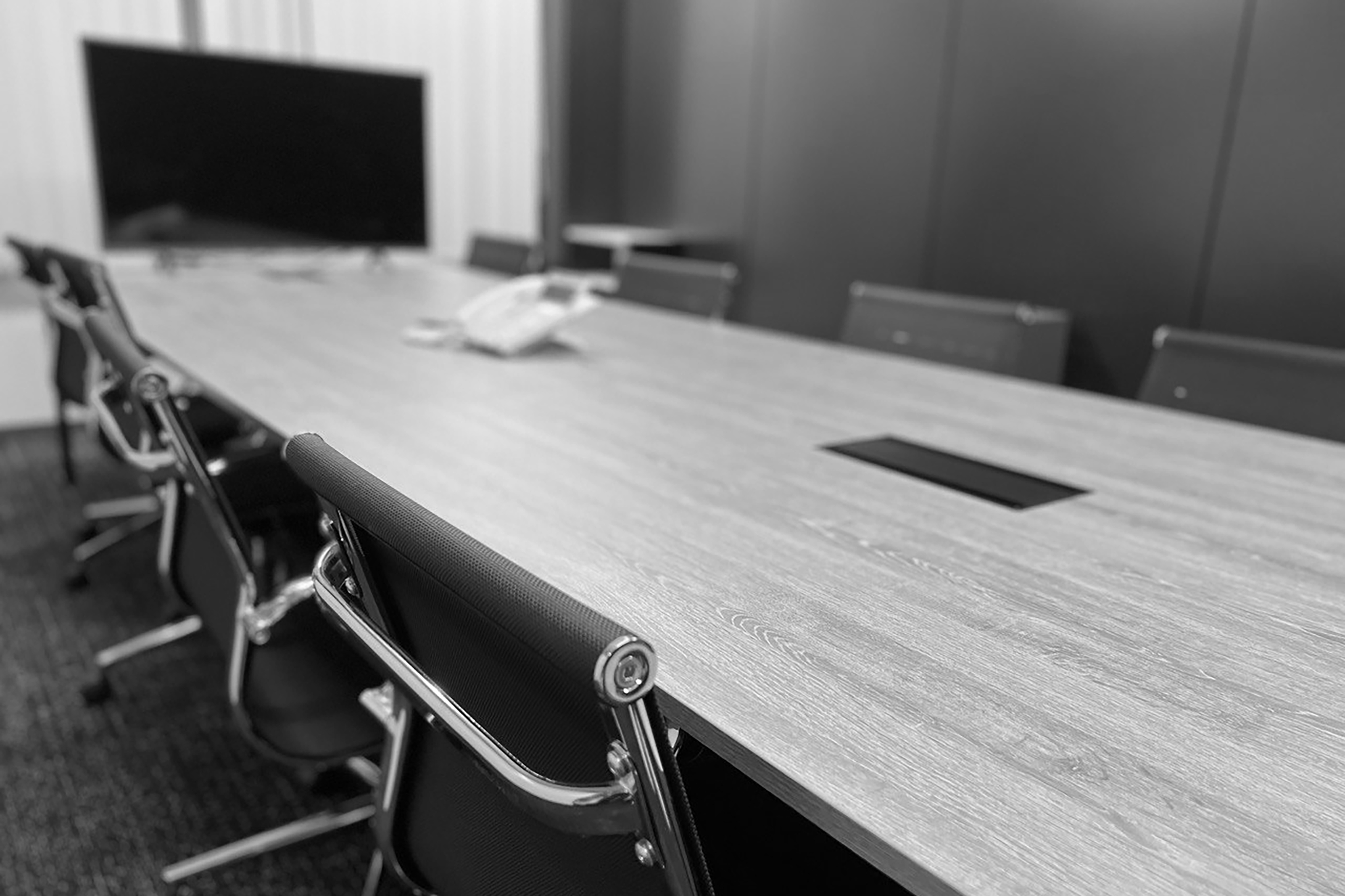 株式会社REgoのオフィス内の会議室の写真